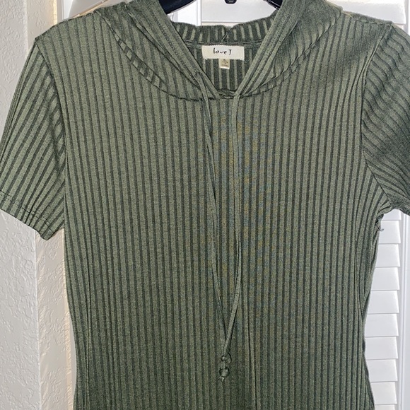 Cute needed extra large dress from rainbow shops. - Picture 2 of 4